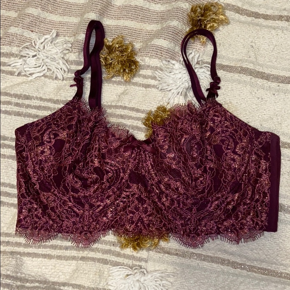 LIKE NEW ✨ VS unlined long line lace bra